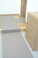 段差のある玄関土間の養生用吸着シート